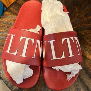 Valentino Slides